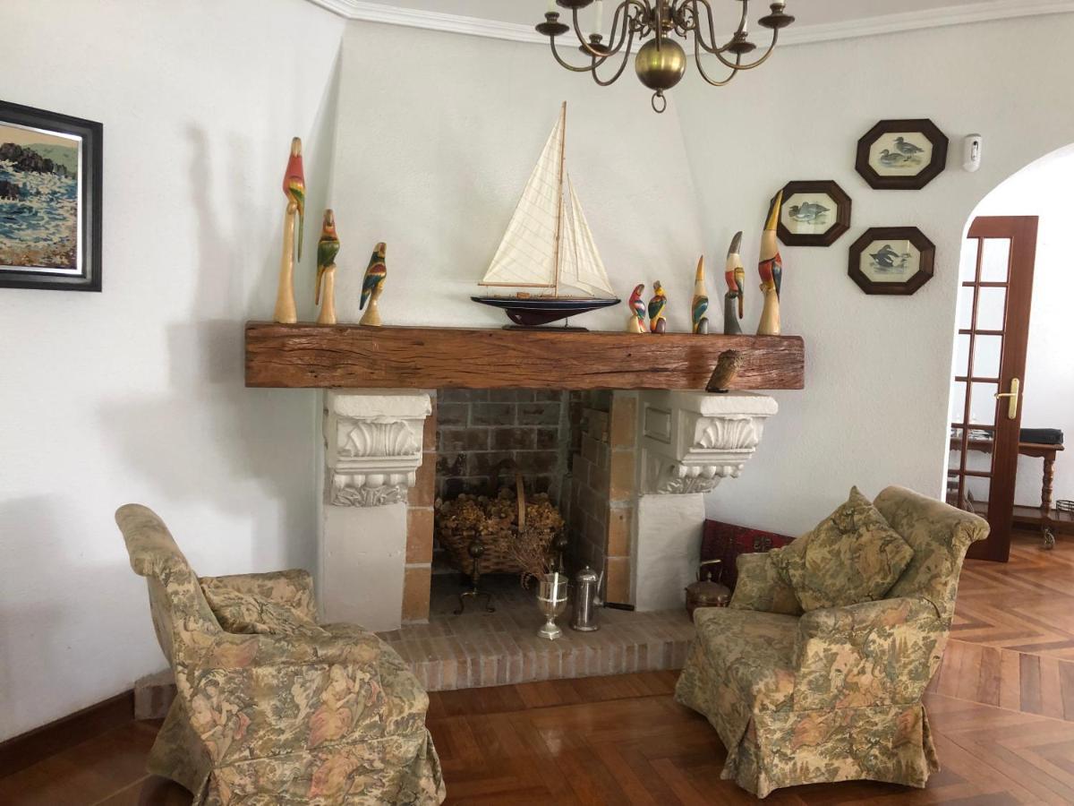 Chalet Al Lado De La Playa Con Piscina Privada, Jardin Y Barbacoa, Fronton, 6 Habitaciones Laredo Buitenkant foto